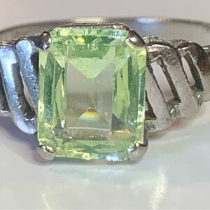 10kt White Gold Green Emerald Cut Peridot Gemstone Ring! So Pretty